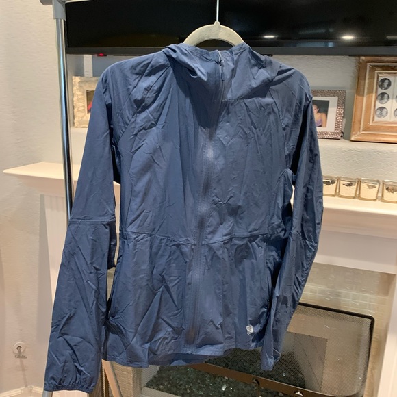 Women’s Lightweight Packable Mountain Hardwear Jacket - Small - Picture 8 of 14